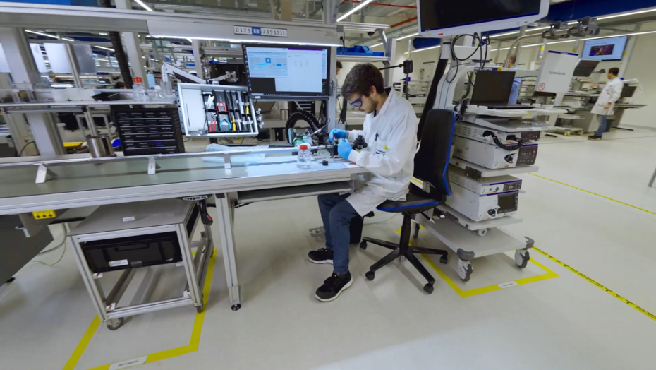 Bancos de trabajo para equipar una superficie de más de 1.000 m²